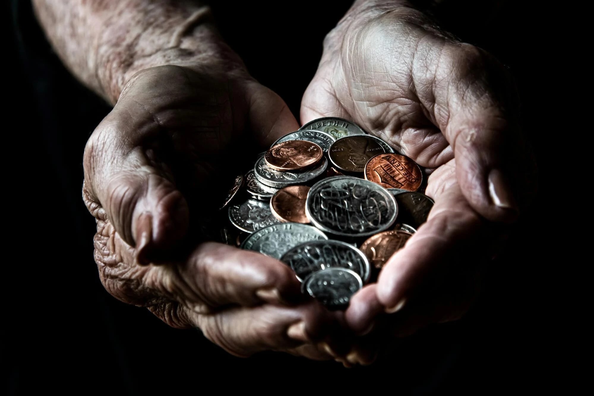 10 Smart Saving Hacks Everyone Needs to Try